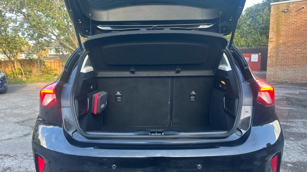Ford Focus 1.0 EcoBoost Hybrid mHEV 125 Titanium X Ed 5dr Petrol Hatchback - Image 4