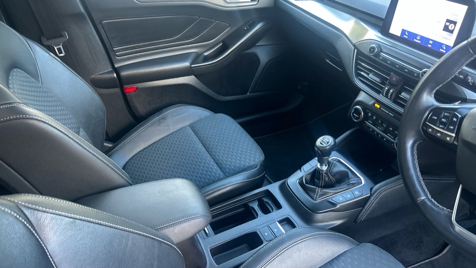 Ford Focus 1.0 EcoBoost Hybrid mHEV 125 Titanium X Ed 5dr Petrol Hatchback - Image 14