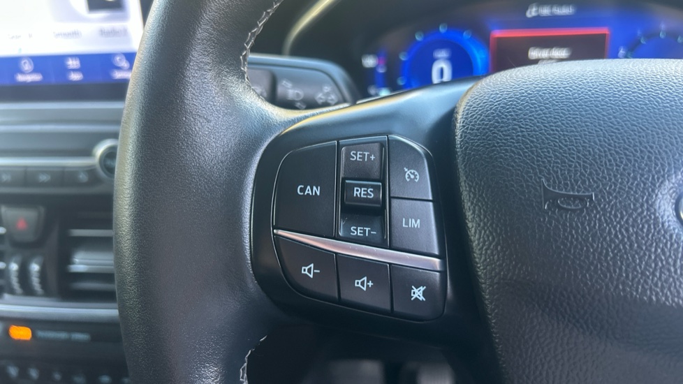Ford Focus 1.0 EcoBoost Hybrid mHEV 125 Titanium X Ed 5dr Petrol Hatchback - Image 35