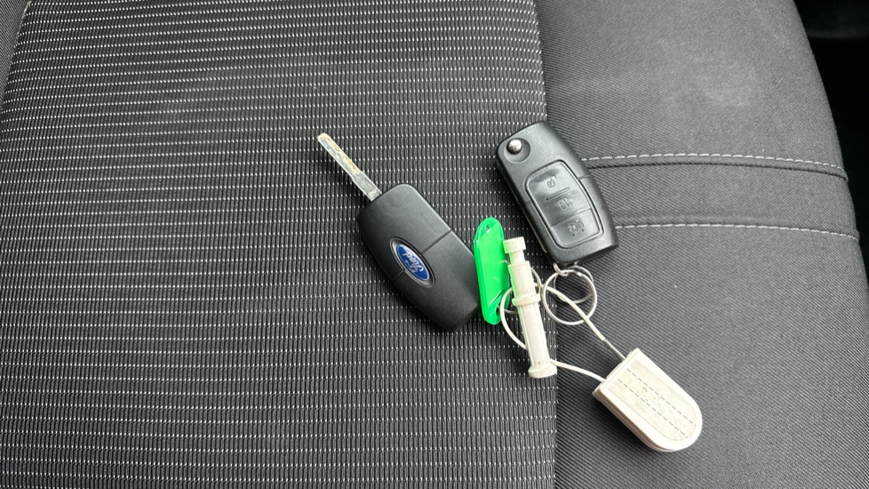 Ford B-MAX 1.6 Titanium 5dr Powershift Petrol Hatchback - Image 20