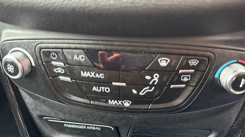 Ford B-MAX 1.6 Titanium 5dr Powershift Petrol Hatchback - Image 25