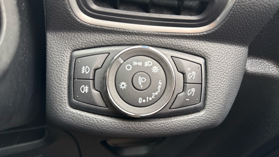 Ford B-MAX 1.6 Titanium 5dr Powershift Petrol Hatchback - Image 28