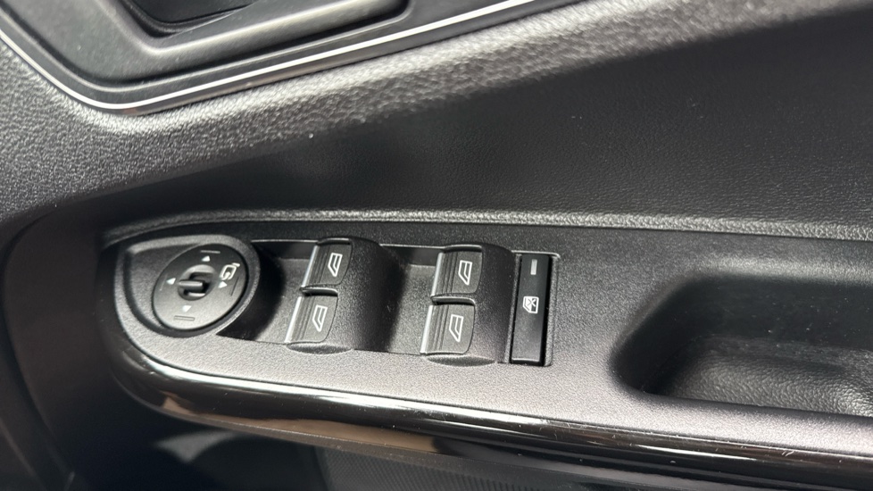 Ford B-MAX 1.6 Titanium 5dr Powershift Petrol Hatchback - Image 30