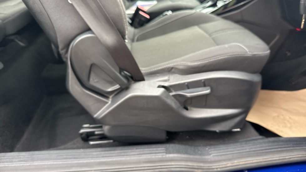 Ford B-MAX 1.6 Titanium 5dr Powershift Petrol Hatchback - Image 36