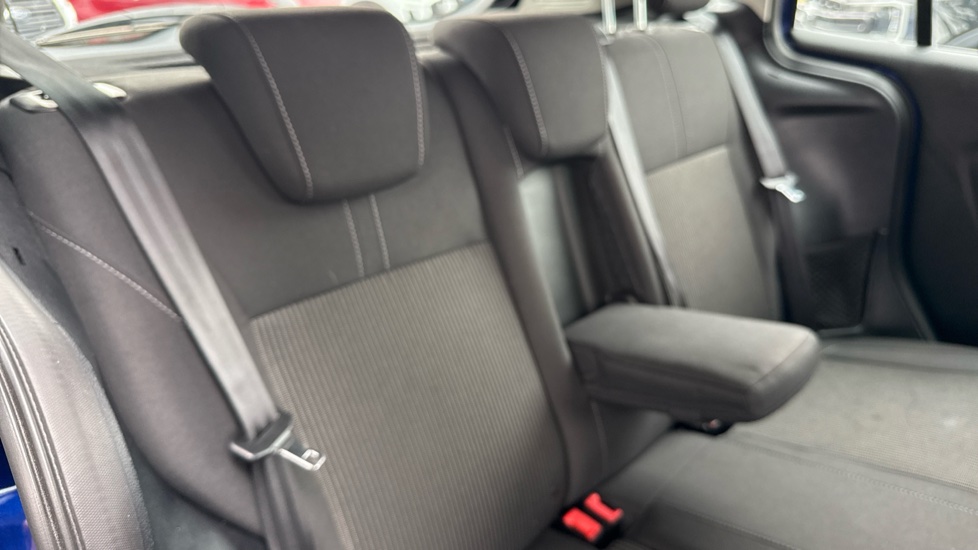 Ford B-MAX 1.6 Titanium 5dr Powershift Petrol Hatchback - Image 37