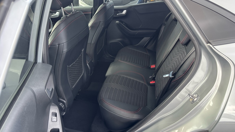 Ford Puma 1.0 EcoBoost Hybrid mHEV ST-Line X 5dr Petrol Hatchback - Image 16