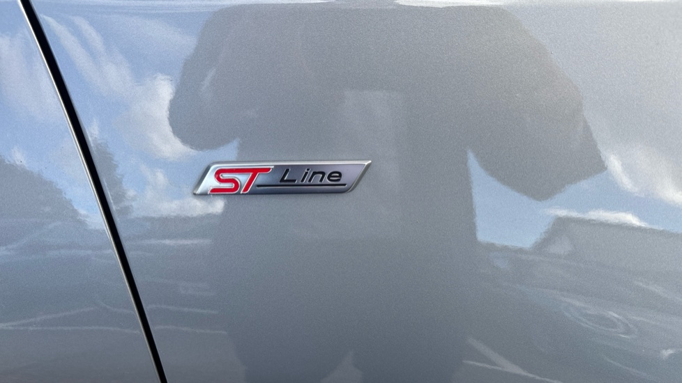 Ford Puma 1.0 EcoBoost Hybrid mHEV ST-Line X 5dr Petrol Hatchback - Image 21