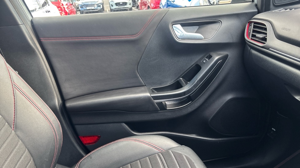 Ford Puma 1.0 EcoBoost Hybrid mHEV ST-Line X 5dr Petrol Hatchback - Image 30