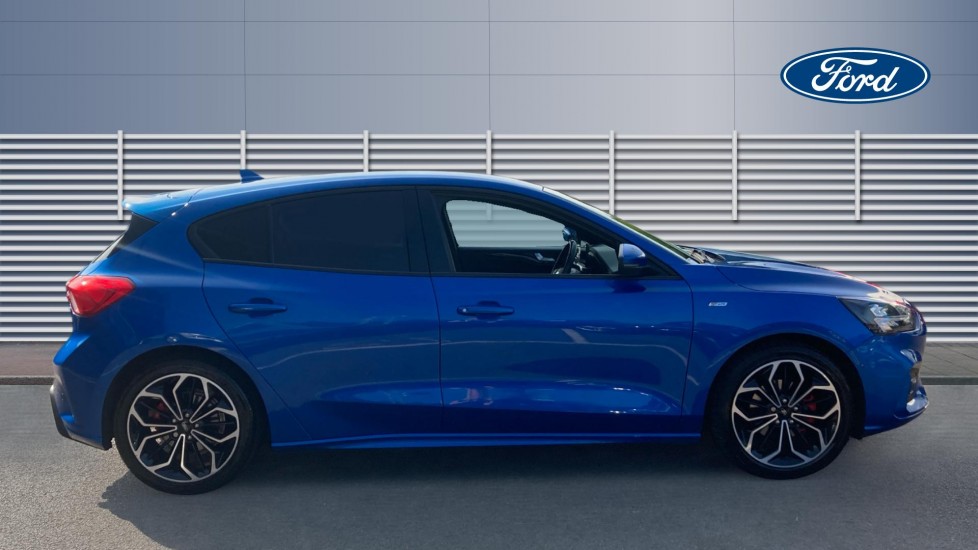 Ford Focus 1.0 EcoBoost Hybrid mHEV 125 ST-Line X Edition 5dr Petrol Hatchback - Image 5