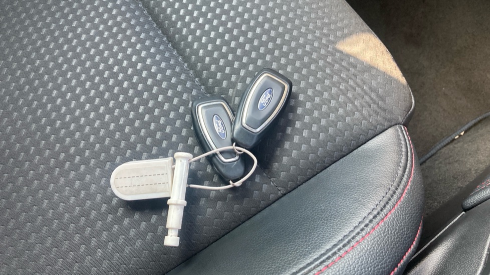 Ford Focus 1.0 EcoBoost Hybrid mHEV 125 ST-Line X Edition 5dr Petrol Hatchback - Image 20