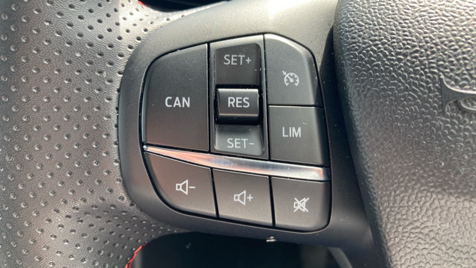Ford Puma 1.0 EcoBoost Hybrid mHEV ST-Line X 5dr Petrol Hatchback - Image 23