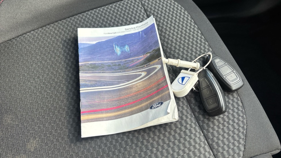 Ford Puma 1.0 EcoBoost Hybrid mHEV ST-Line 5dr Petrol Hatchback - Image 19