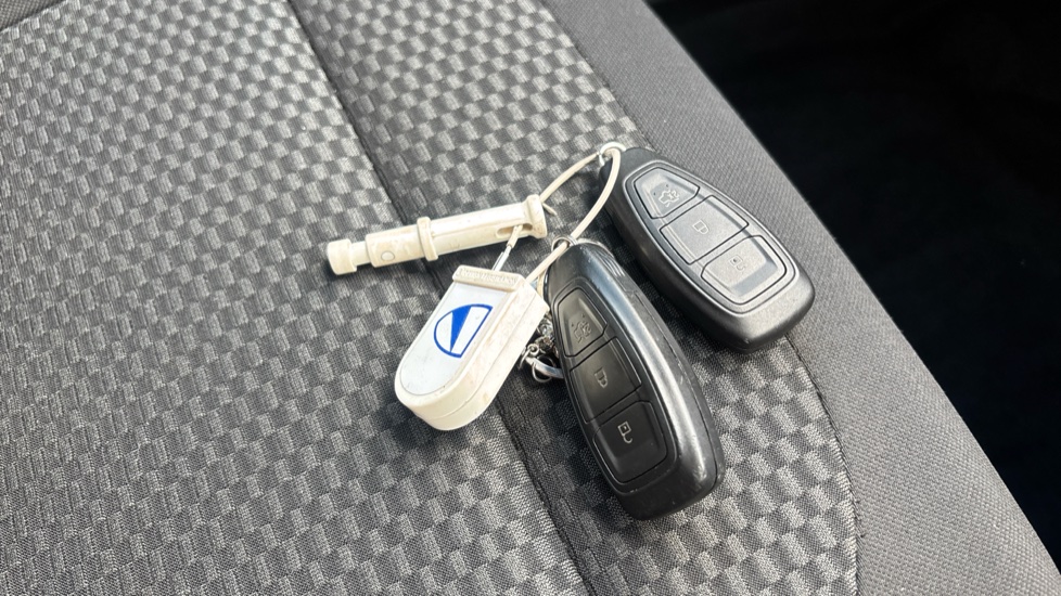 Ford Puma 1.0 EcoBoost Hybrid mHEV ST-Line 5dr Petrol Hatchback - Image 20