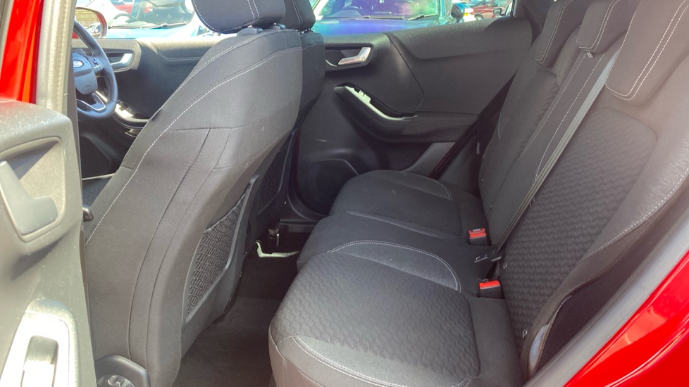 Ford Puma 1.0 EcoBoost Hybrid mHEV Titanium 5dr Petrol Hatchback - Image 16
