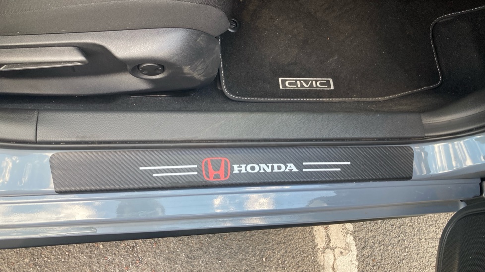 Honda Civic 2.0 eHEV Elegance 5dr CVT Hybrid Hatchback - Image 26