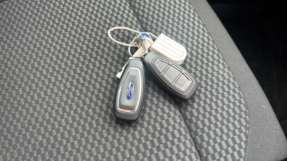 Ford Puma 1.0 EcoBoost Hybrid mHEV ST-Line 5dr Petrol Hatchback - Image 19