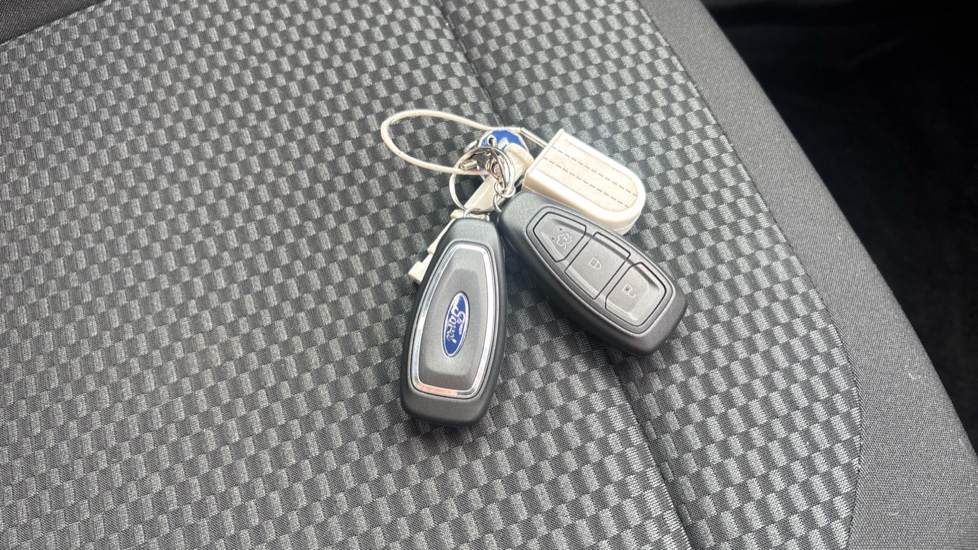 Ford Puma 1.0 EcoBoost Hybrid mHEV ST-Line 5dr Petrol Hatchback - Image 20