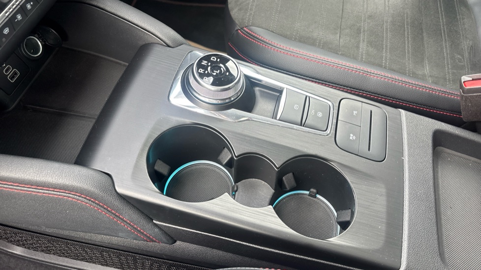 Ford Kuga 2.5 FHEV ST-Line X Edition 5dr CVT Hybrid Estate - Image 13