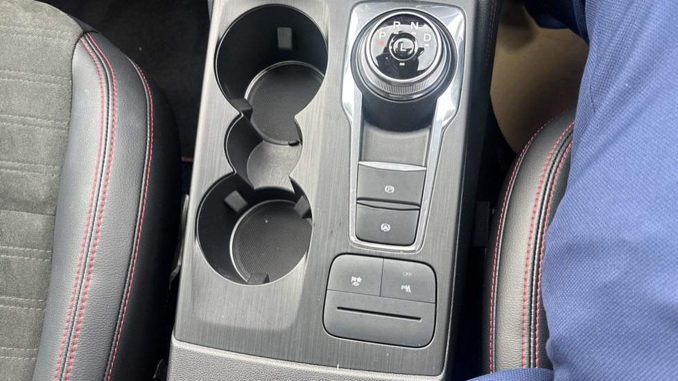 Ford Kuga 2.5 FHEV ST-Line X Edition 5dr CVT Hybrid Estate - Image 34