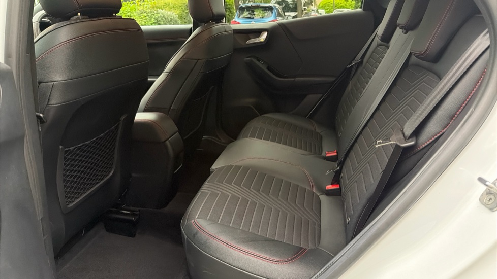 Ford Puma 1.0 EcoBoost Hybrid mHEV ST-Line X 5dr Petrol Hatchback - Image 16