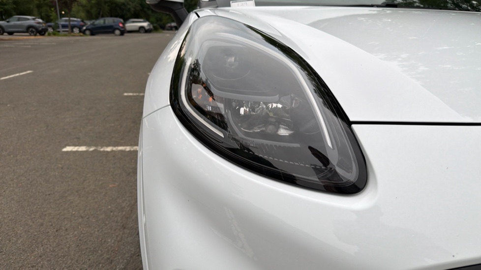 Ford Puma 1.0 EcoBoost Hybrid mHEV ST-Line X 5dr Petrol Hatchback - Image 29