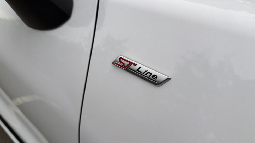 Ford Puma 1.0 EcoBoost Hybrid mHEV ST-Line X 5dr Petrol Hatchback - Image 31