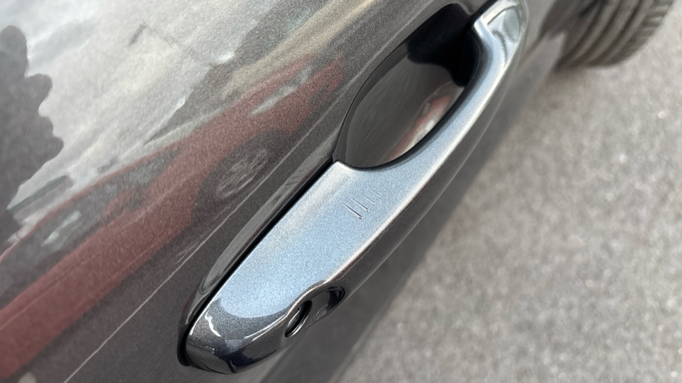 Ford Kuga 2.5 PHEV ST-Line X Edition 5dr CVT Estate - Image 21