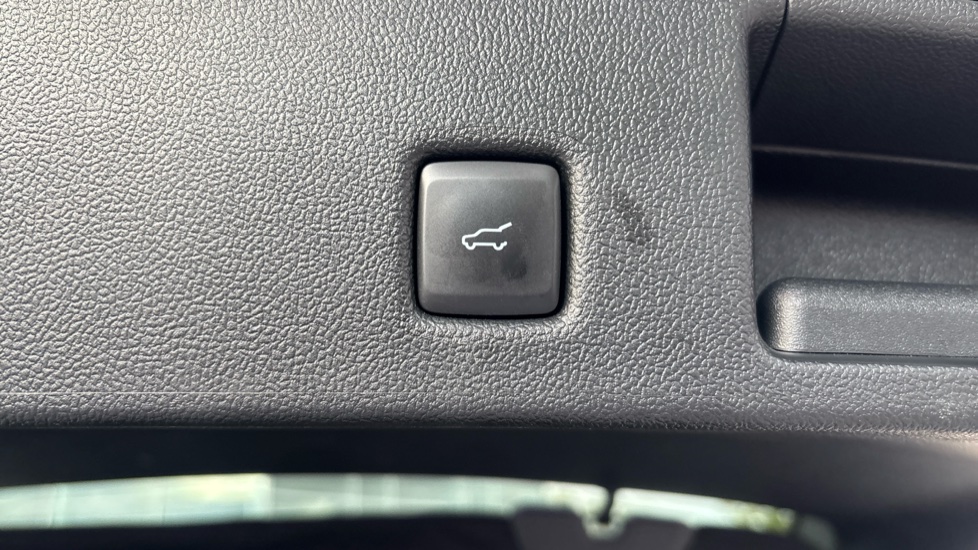 Ford Kuga 2.5 PHEV ST-Line X Edition 5dr CVT Estate - Image 27