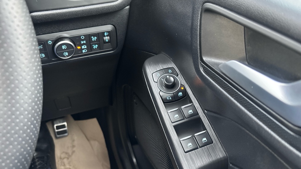 Ford Kuga 2.5 PHEV ST-Line X Edition 5dr CVT Estate - Image 29