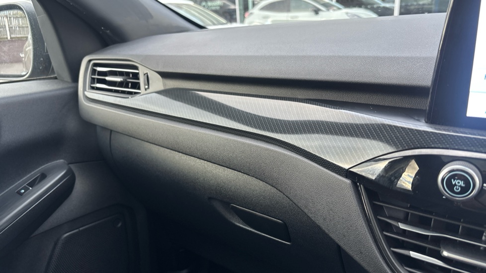 Ford Kuga 2.5 PHEV ST-Line X Edition 5dr CVT Estate - Image 36