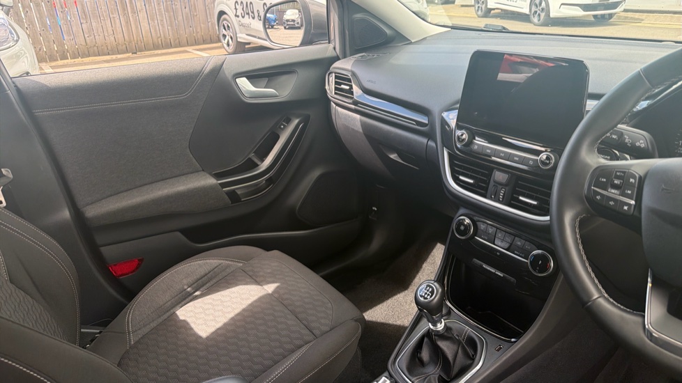 Ford Puma 1.0 EcoBoost Hybrid mHEV Titanium 5dr Petrol Hatchback - Image 14