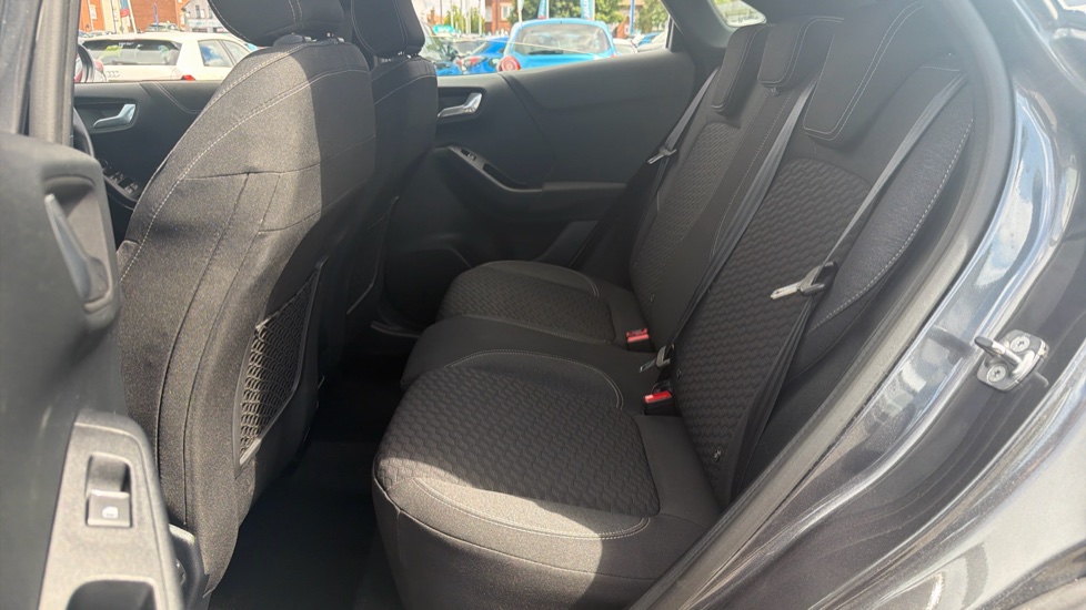 Ford Puma 1.0 EcoBoost Hybrid mHEV Titanium 5dr Petrol Hatchback - Image 16