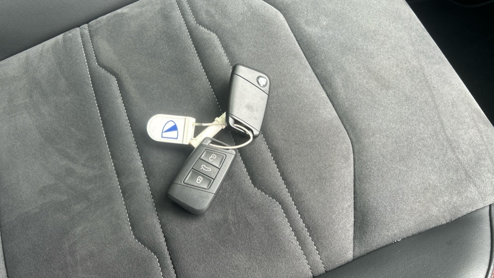 SEAT Ateca 1.5 TSI EVO FR 5dr DSG Petrol Estate - Image 19