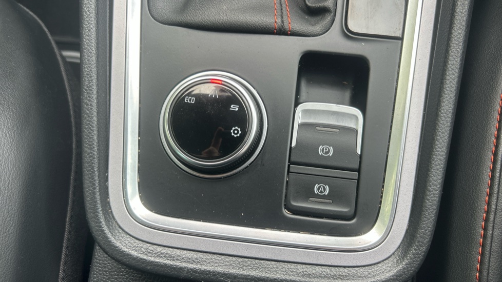 SEAT Ateca 1.5 TSI EVO FR 5dr DSG Petrol Estate - Image 32