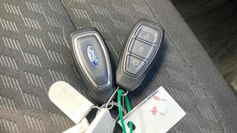 Ford Puma 1.0 EcoBoost Hybrid mHEV Titanium 5dr Petrol Hatchback - Image 20