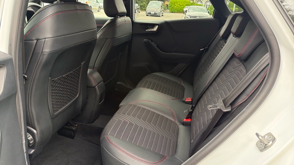 Ford Puma 1.0 EcoBoost Hybrid mHEV ST-Line X 5dr Petrol Hatchback - Image 16