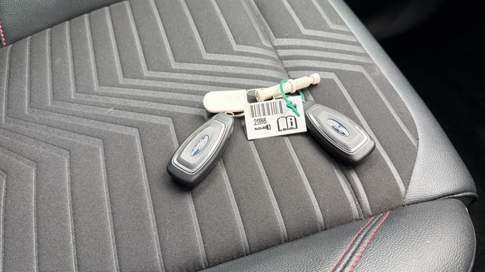 Ford Puma 1.0 EcoBoost Hybrid mHEV ST-Line X 5dr Petrol Hatchback - Image 20