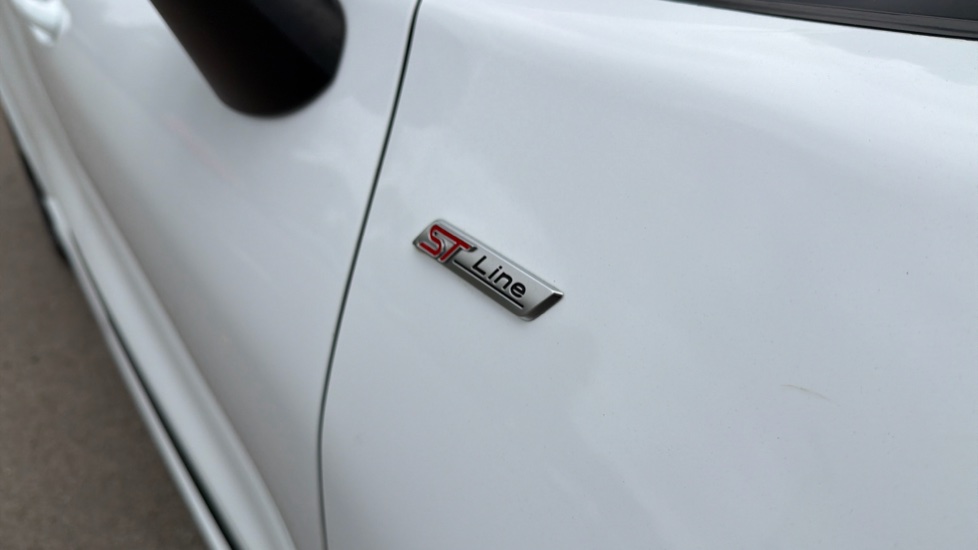 Ford Puma 1.0 EcoBoost Hybrid mHEV ST-Line X 5dr Petrol Hatchback - Image 29