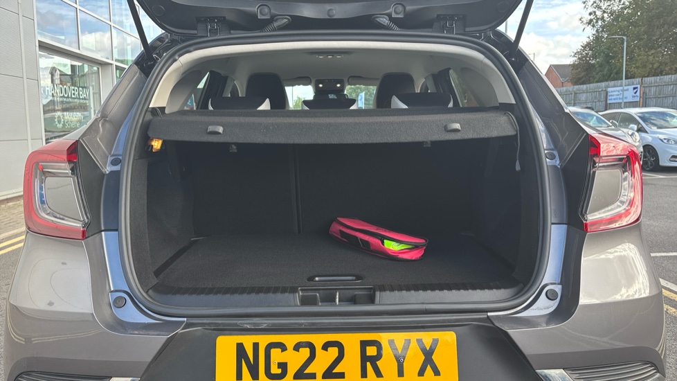 Renault Captur 1.0 TCE 90 SE Edition 5dr Petrol Hatchback - Image 4