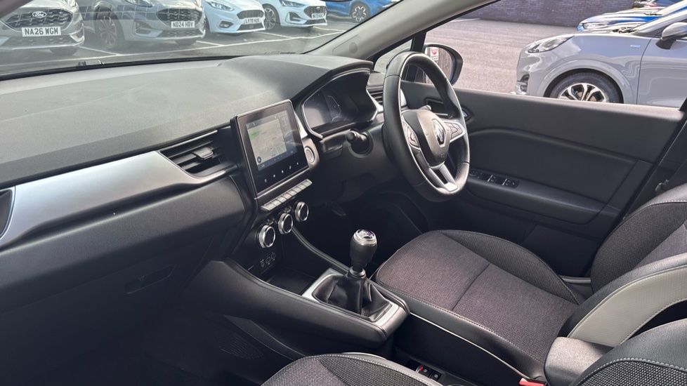 Renault Captur 1.0 TCE 90 SE Edition 5dr Petrol Hatchback - Image 9