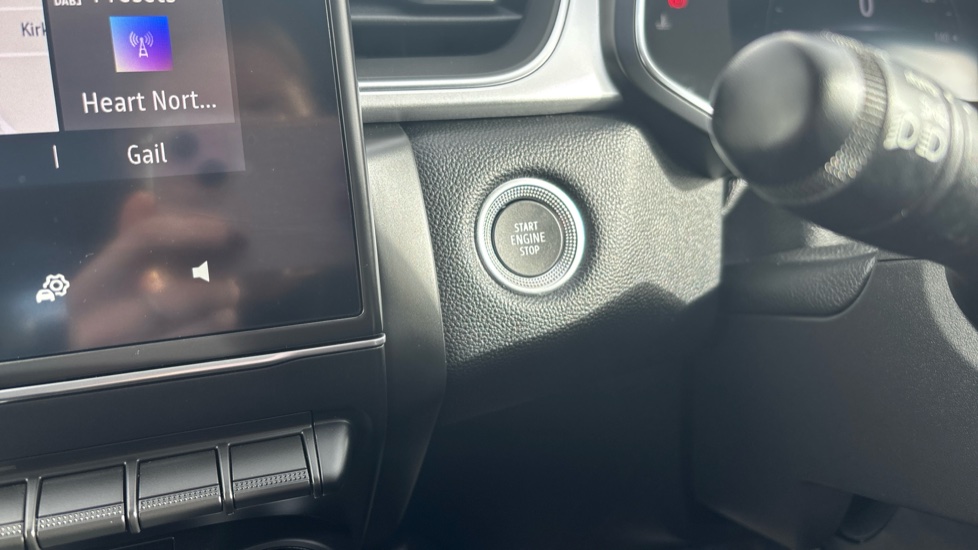 Renault Captur 1.0 TCE 90 SE Edition 5dr Petrol Hatchback - Image 27