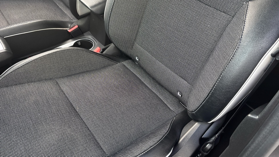 Renault Captur 1.0 TCE 90 SE Edition 5dr Petrol Hatchback - Image 36