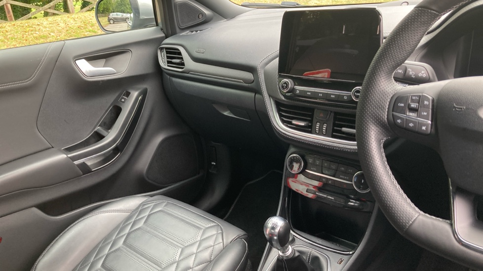 Ford Puma 1.0 EcoBoost Hybrid mHEV 155 ST-Line Vignale 5dr Petrol Hatchback - Image 14