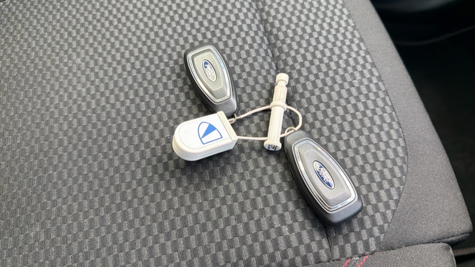 Ford Puma 1.0 EcoBoost Hybrid mHEV ST-Line 5dr Petrol Hatchback - Image 20