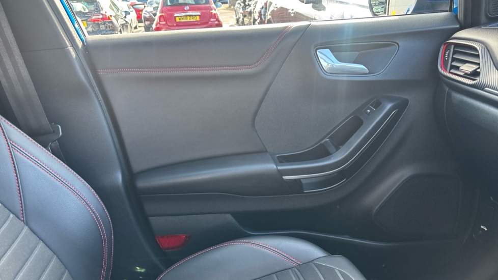 Ford Puma 1.0 EcoBoost Hybrid mHEV 155 ST-Line X 5dr Petrol Hatchback - Image 31