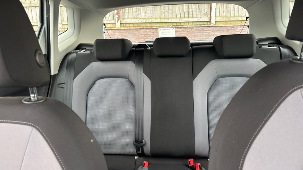 SEAT Arona 1.6 TDI SE Technology Lux [EZ] 5dr Diesel Hatchback - Image 15