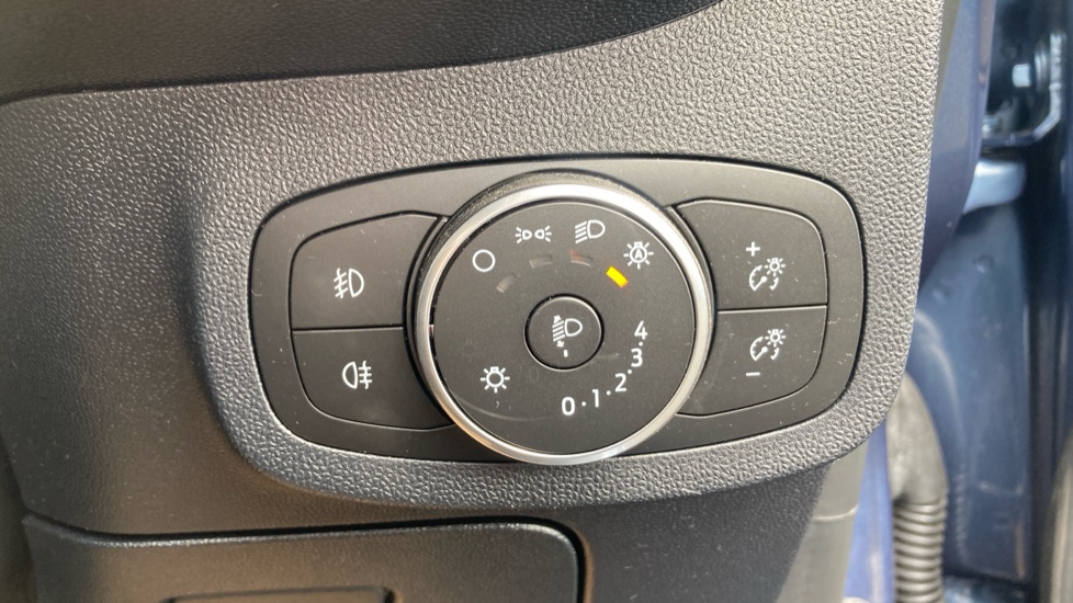Ford Fiesta 1.1 75 Trend 5dr Petrol Hatchback - Image 21
