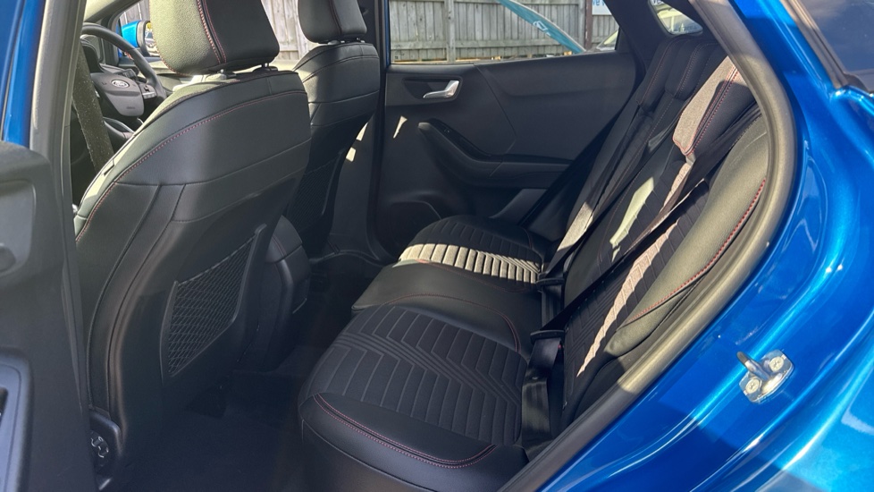Ford Puma 1.0 EcoBoost Hybrid mHEV ST-Line X 5dr Petrol Hatchback - Image 16