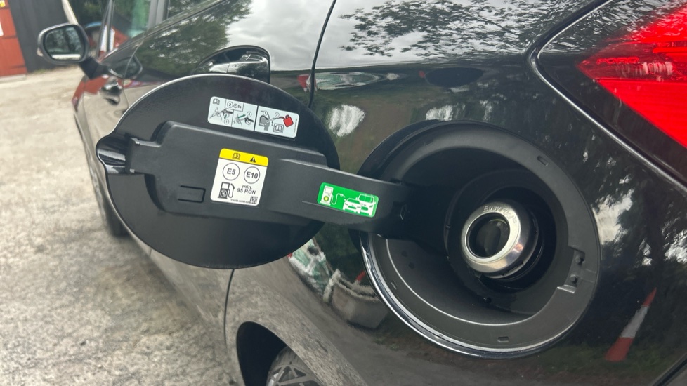 Ford Fiesta 1.0 EcoBoost Hybrid mHEV 125 Titanium 5dr Petrol Hatchback - Image 38