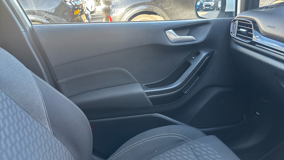 Ford Fiesta 1.0 EcoBoost Hybrid mHEV 125 Titanium 5dr Petrol Hatchback - Image 30